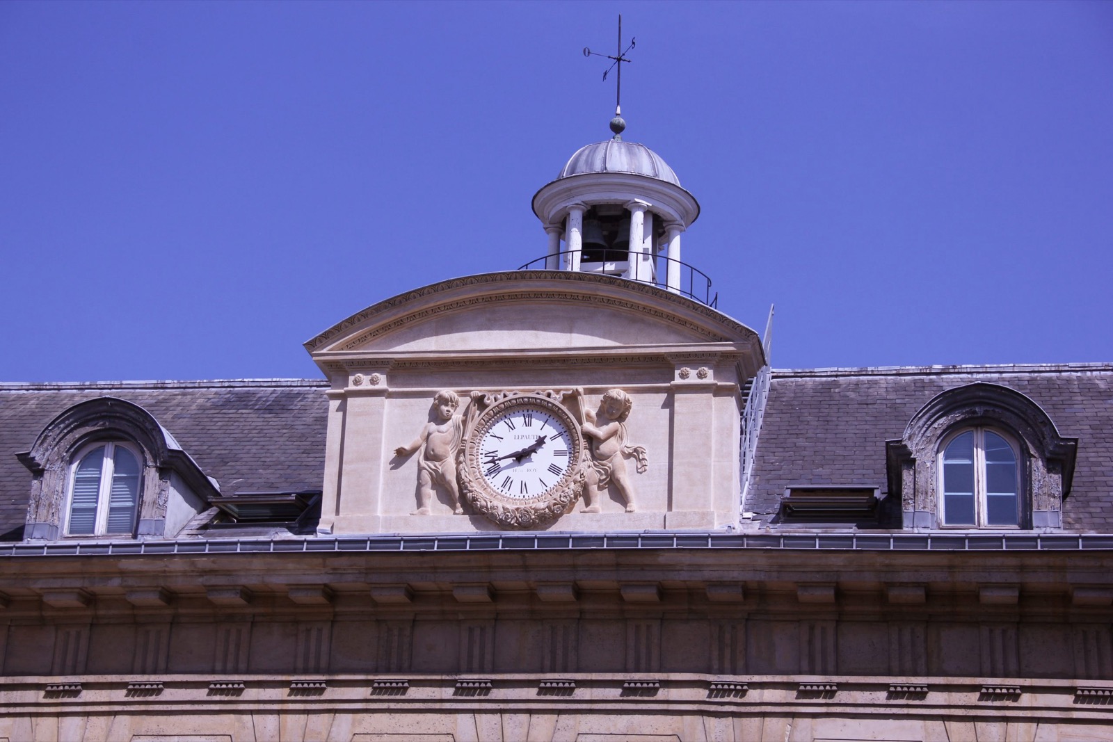 Façade patrimoniale de l'Hôtel Beaujon, Paris 8e